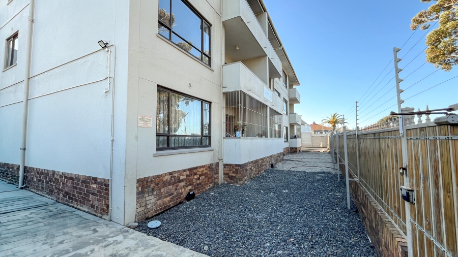 2 Bedroom Property for Sale in Wynberg Western Cape